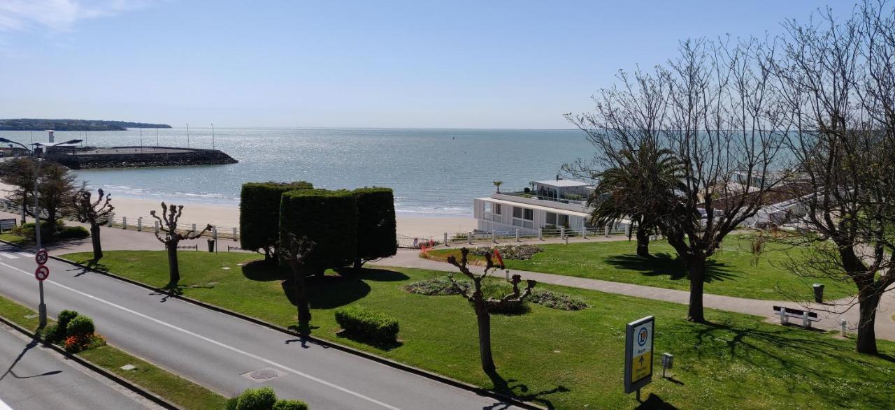 Logis Hotel Les Bleuets Royan Exterior photo